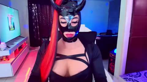 Liza Goth online show from December 3, 9:06 pm