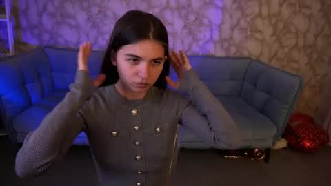 lizatiffanya_ online show from April 14, 12:30 pm