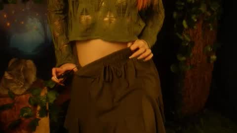 Snapshot of lizzie_gallen chatting on October 23, 5:58 pm Elizabeth online show from October 23, 5:58 pm