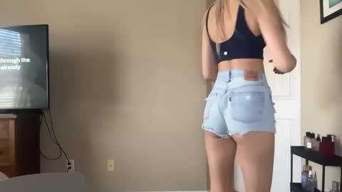 lizzy2bizzy online show from April 2, 7:21 pm