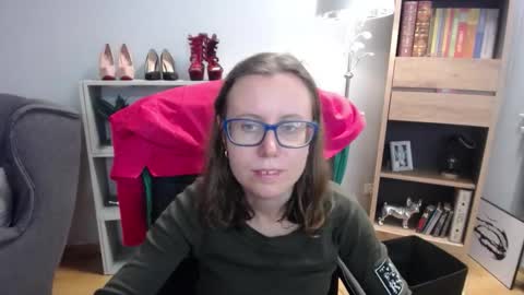 Lizzy online show from November 4, 5:20 am