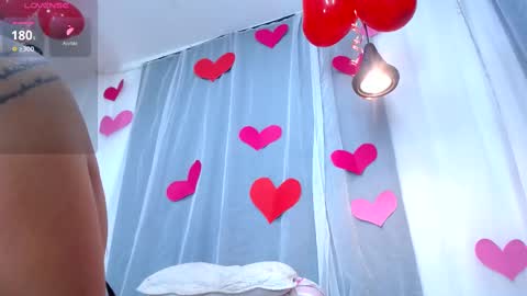 Lizzy hairy pussy online show from February 27, 7:41 am