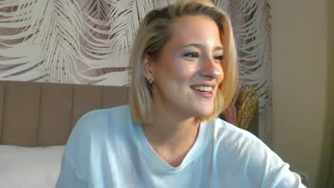 lizzysin online show from April 17, 1:52 am