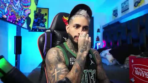 logan_hugh8 online show from February 14, 11:13 am