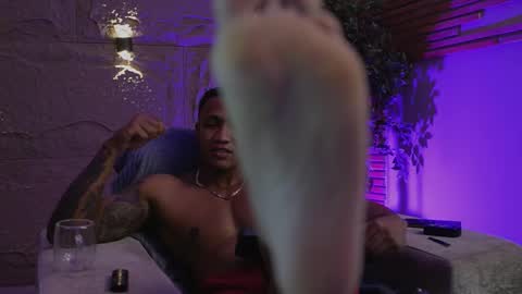 logan_varela online show from December 5, 4:38 pm