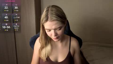 Logan and Katana online show from October 22, 1:24 pm