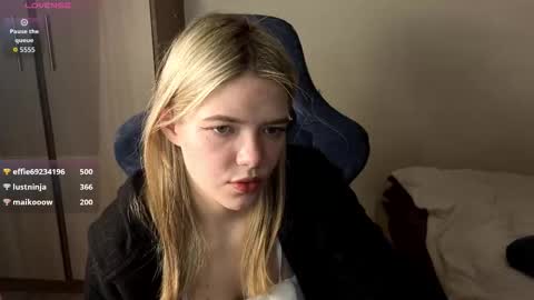 Logan and Katana online show from October 1, 1:10 pm