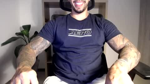 Logan Wolfp online show from May 6, 11:33 pm