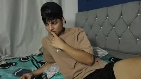loganjhonson19 online show from May 17, 1:48 am