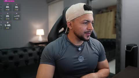 loganmartinx online show from February 24, 12:13 am