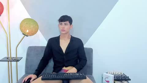 loganoficialx online show from December 6, 7:59 am