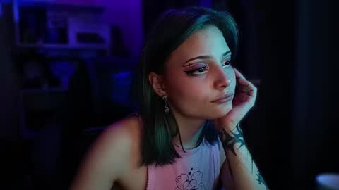 lola online show from December 5, 10:36 am