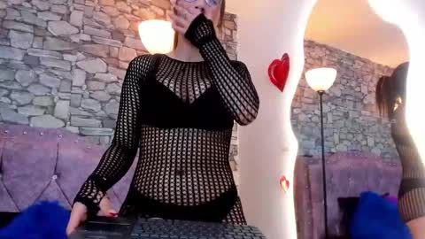 LOLA online show from February 18, 7:24 pm