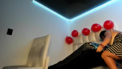 lola_js online show from March 24, 12:22 pm