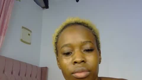 Lola online show from July 20, 7:37 pm
