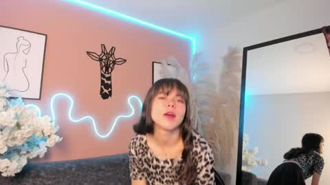 lolaa_bunny__ online show from April 15, 12:30 pm