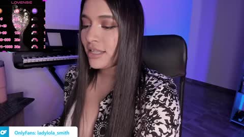 lolaasmith_21 online show from January 25, 12:38 am