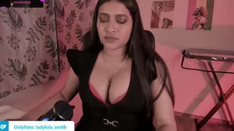 lolaasmith_21 online show from February 15, 5:19 am