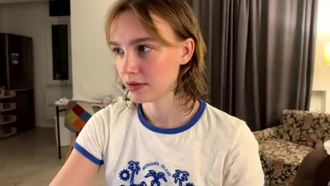lolaatatee online show from May 13, 5:11 pm