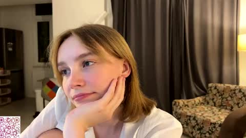 lolaatatee online show from May 14, 6:06 pm