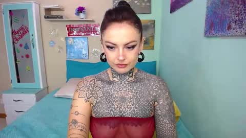 Lola online show from December 23, 7:20 pm