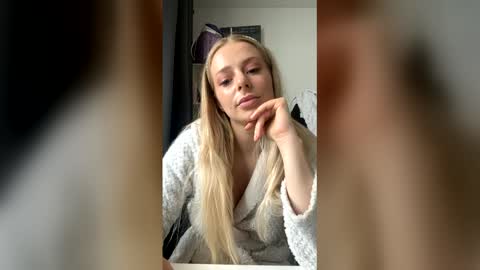 lolacutiex online show from June 4, 11:38 am