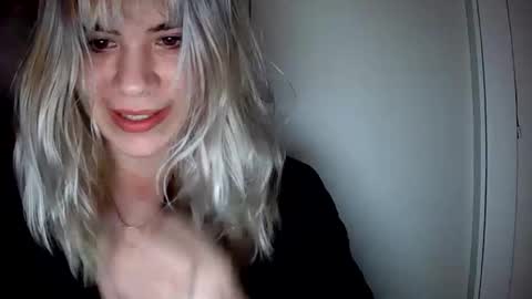 Lola Lixx online show from April 4, 5:09 pm