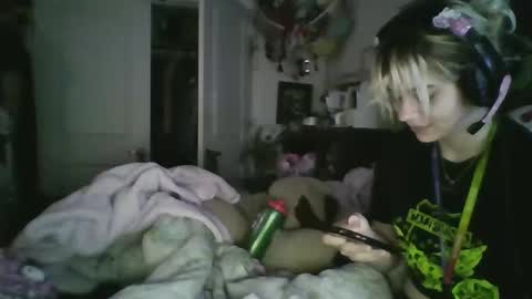 Lola Lixx online show from January 14, 5:45 pm