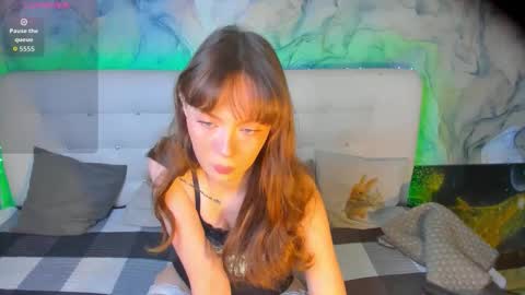 Lola online show from December 5, 8:28 pm