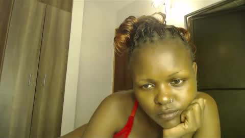 Snapshot of lolamia7 chatting on February 16, 6:32 pm lolamia7 online show from February 16, 6:32 pm