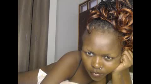 Snapshot of lolamia7 chatting on February 25, 1:53 pm lolamia7 online show from February 25, 1:53 pm