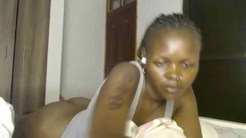 Snapshot of lolamia7 chatting on March 9, 3:27 pm lolamia7 online show from March 9, 3:27 pm