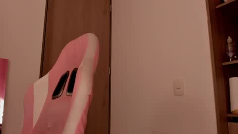 Snapshot of lollypetitte_ chatting on March 2, 3:02 am Lolly online show from March 2, 3:02 am