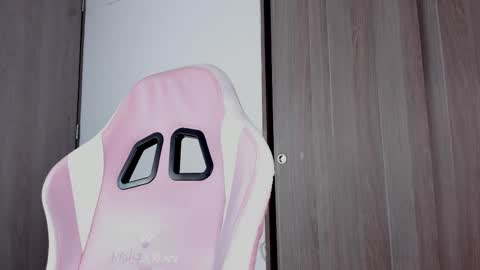 Snapshot of lollypetitte_ chatting on September 10, 5:08 am Lolly online show from September 10, 5:08 am