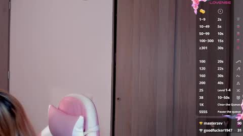 Snapshot of lollypetitte_ chatting on January 13, 7:11 am Lolly online show from January 13, 7:11 am