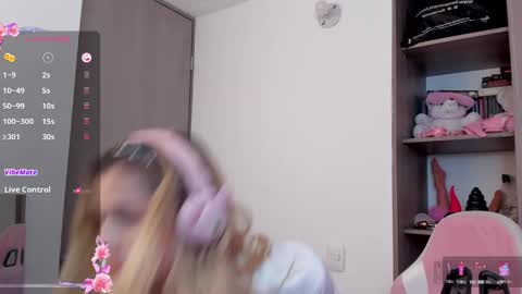 Snapshot of lollypetitte_ chatting on January 31, 2:58 am Lolly online show from January 31, 2:58 am