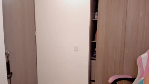 Snapshot of lollypetitte_ chatting on February 14, 2:50 am Lolly online show from February 14, 2:50 am