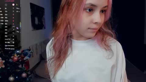 Lona online show from December 22, 6:58 pm