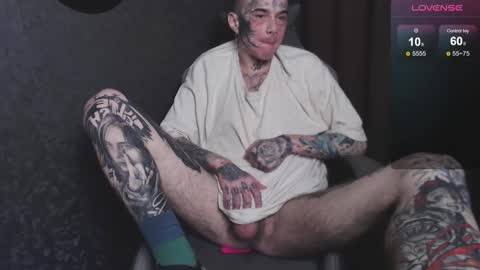 Snapshot of lone1ycrystal chatting on December 15, 1:11 pm Chris online show from December 15, 1:11 pm