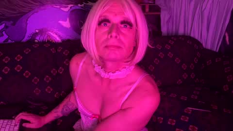 longbeachcd69 online show from December 30, 10:43 am