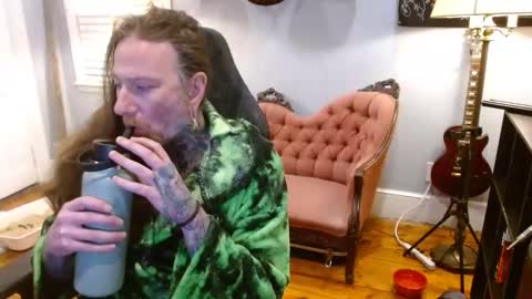 Snapshot of longhair021 chatting on October 26, 11:04 pm longhair online show from October 26, 11:04 pm