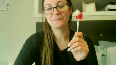 Wima online show from December 20, 1:58 am