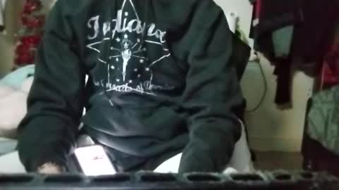 longstroks00 online show from December 22, 12:17 am