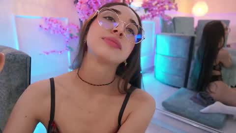 Loona Nyx online show from September 12, 1:35 pm