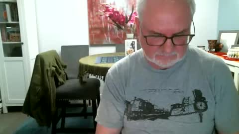 loop102 online show from April 15, 2:26 am