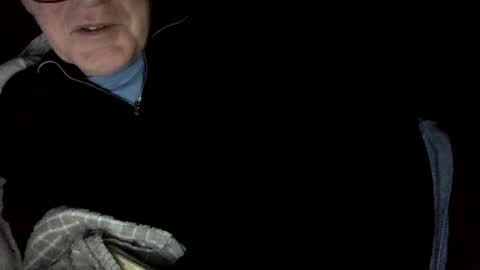 loose565 online show from December 3, 11:48 pm