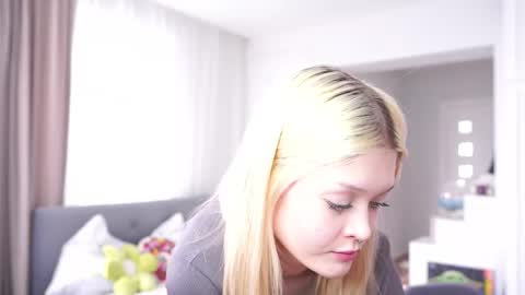 Lora online show from February 17, 7:40 am