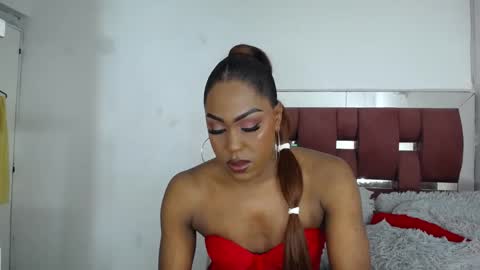 Loraine online show from November 19, 9:24 pm