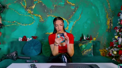 Snapshot of lorawarnner chatting on December 20, 8:23 pm Miss online show from December 20, 8:23 pm