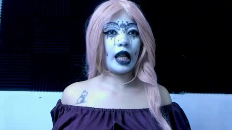 Lore Depp online show from April 5, 5:04 am